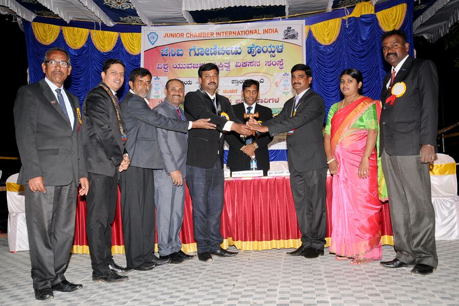 ಯುವಕರು ಹಾದಿ ತಪ್ಪದೆ ನಾಯಕತ್ವ ಗುಣ ಬೆಳೆಸಿಕೊಳ್ಳಬೇಕು: ಬಿ.ಬಿ.ರೇಣುಕಾರ್ಯ